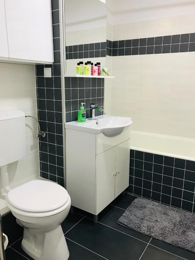 Comfy Apartment - Free Private Parking,Ac,Wi-Fi Карей Экстерьер фото